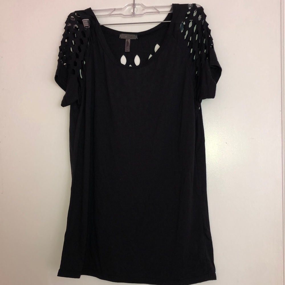 T-shirt with hole design in back